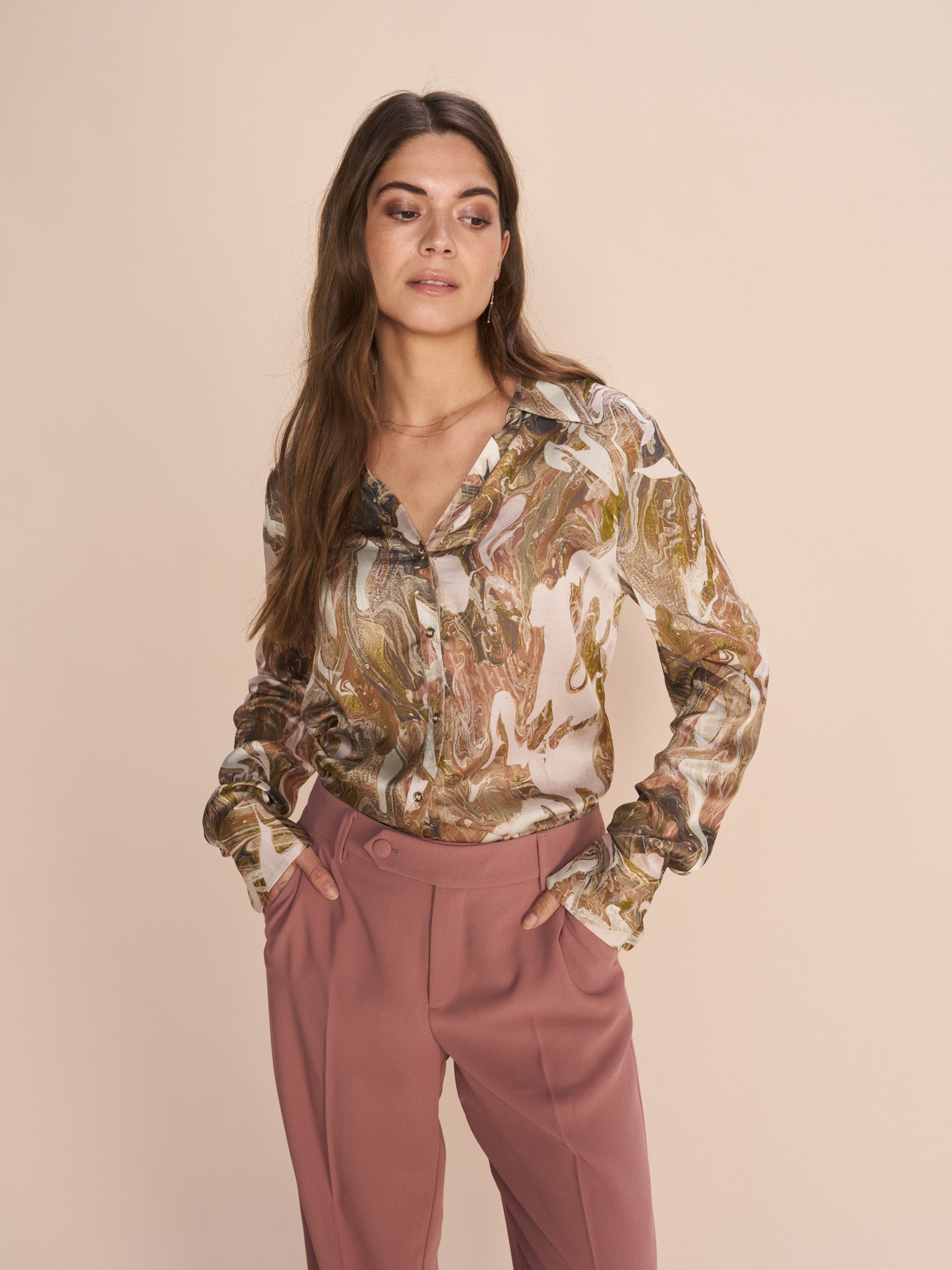 Modelshot / Burlwood / Detail